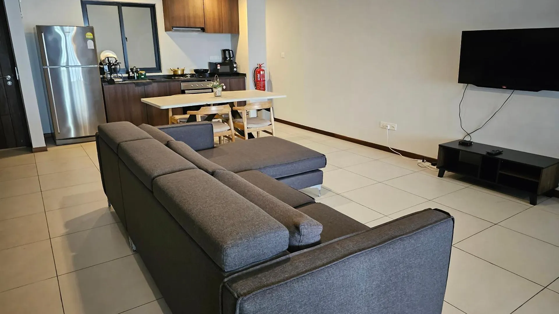 Deluxe Seaview Suite Twin Bed By The Only Bnb Tanjung Tokong